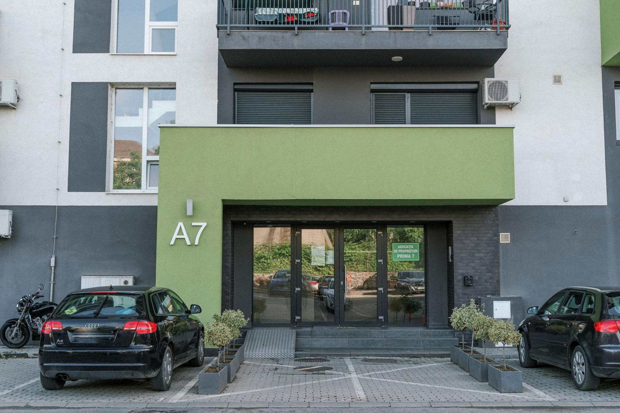 M&M Apartment Oradea Luaran gambar